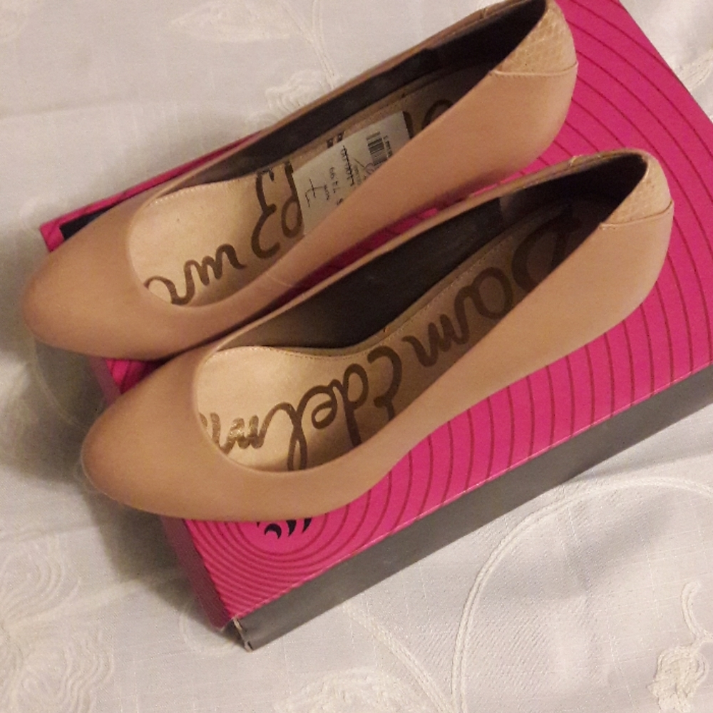 Sam Edelman pumps